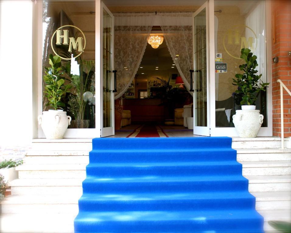 צ'ינקואלה Hotel Manuela מראה חיצוני תמונה
