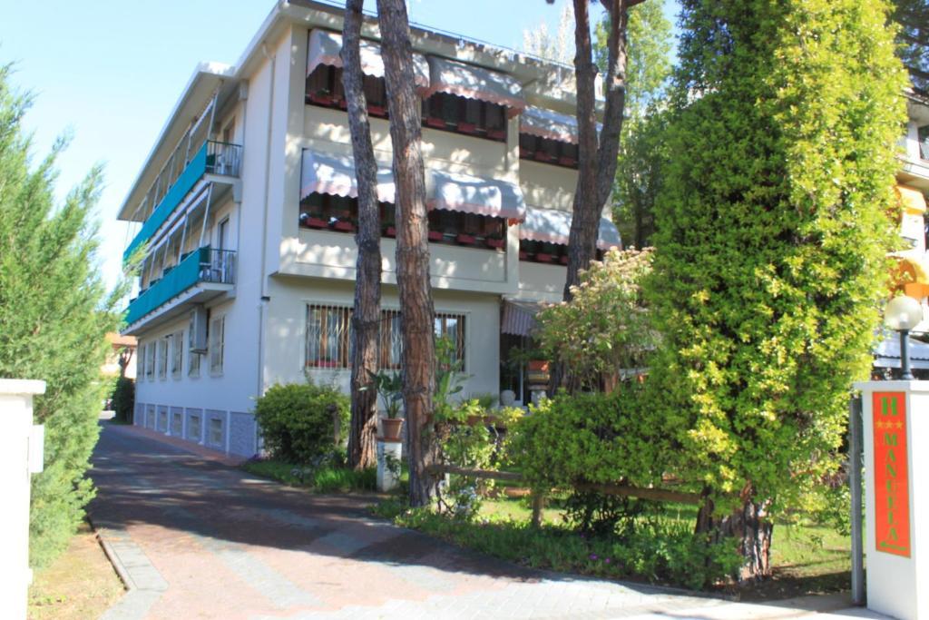 צ'ינקואלה Hotel Manuela מראה חיצוני תמונה