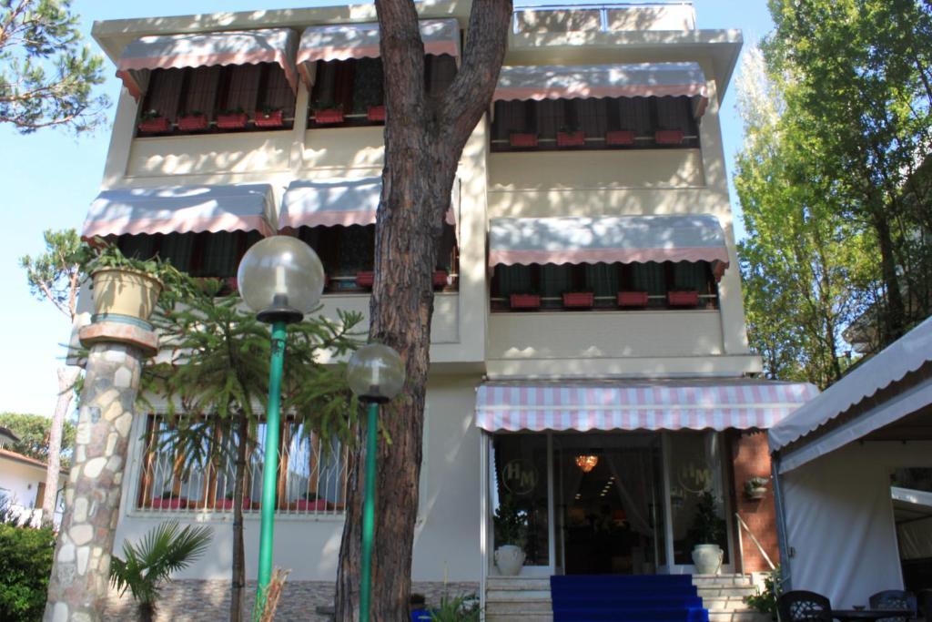 צ'ינקואלה Hotel Manuela מראה חיצוני תמונה