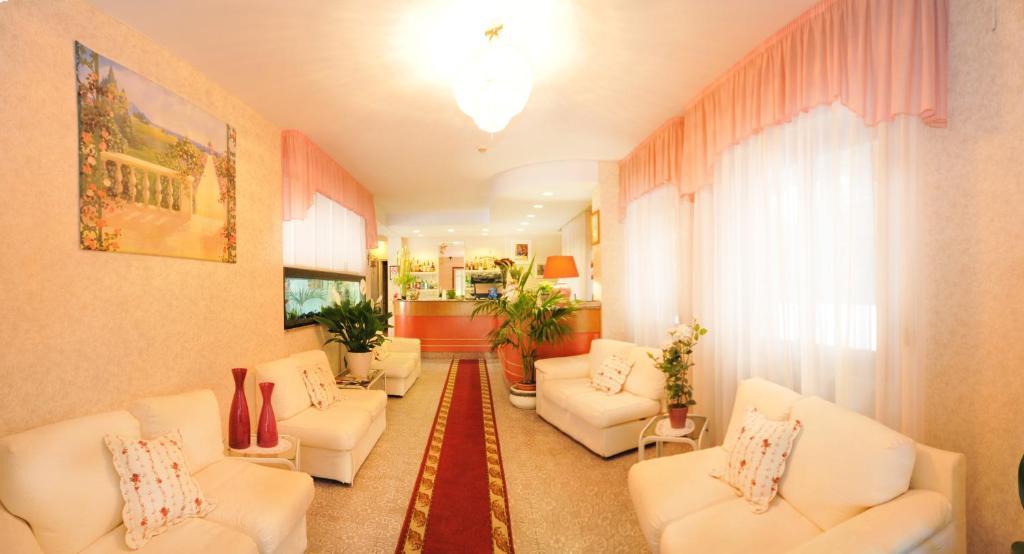 צ'ינקואלה Hotel Manuela מראה חיצוני תמונה