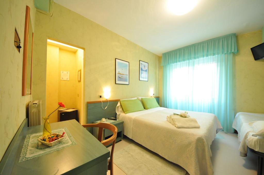 צ'ינקואלה Hotel Manuela מראה חיצוני תמונה