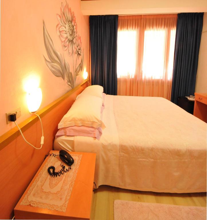 צ'ינקואלה Hotel Manuela חדר תמונה