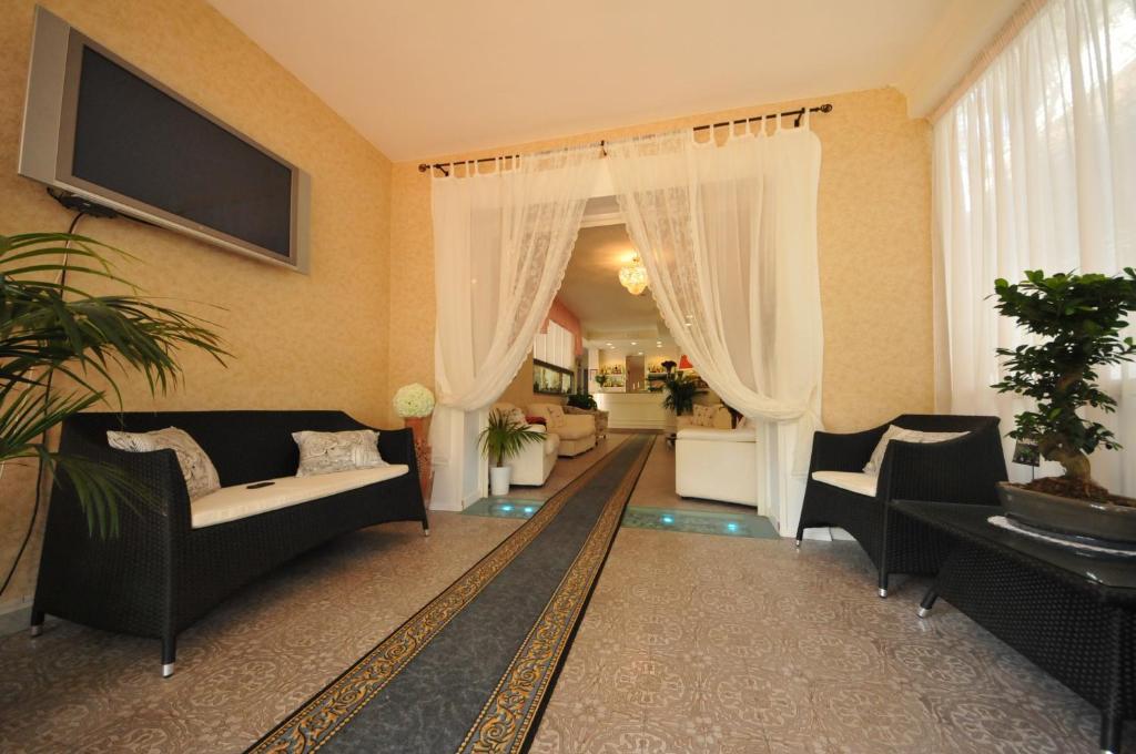 צ'ינקואלה Hotel Manuela מראה חיצוני תמונה